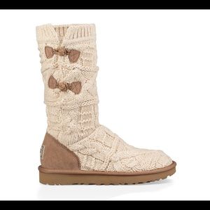 UGG Kalla Cream/Tan Knit Boots sz7